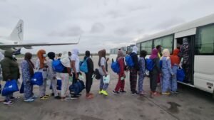 You are currently viewing NEMA receives 102 stranded Nigerians from Libya