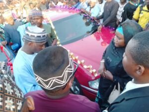 Read more about the article Lawmaker donates vehicles, cash to constituents in Sokoto
