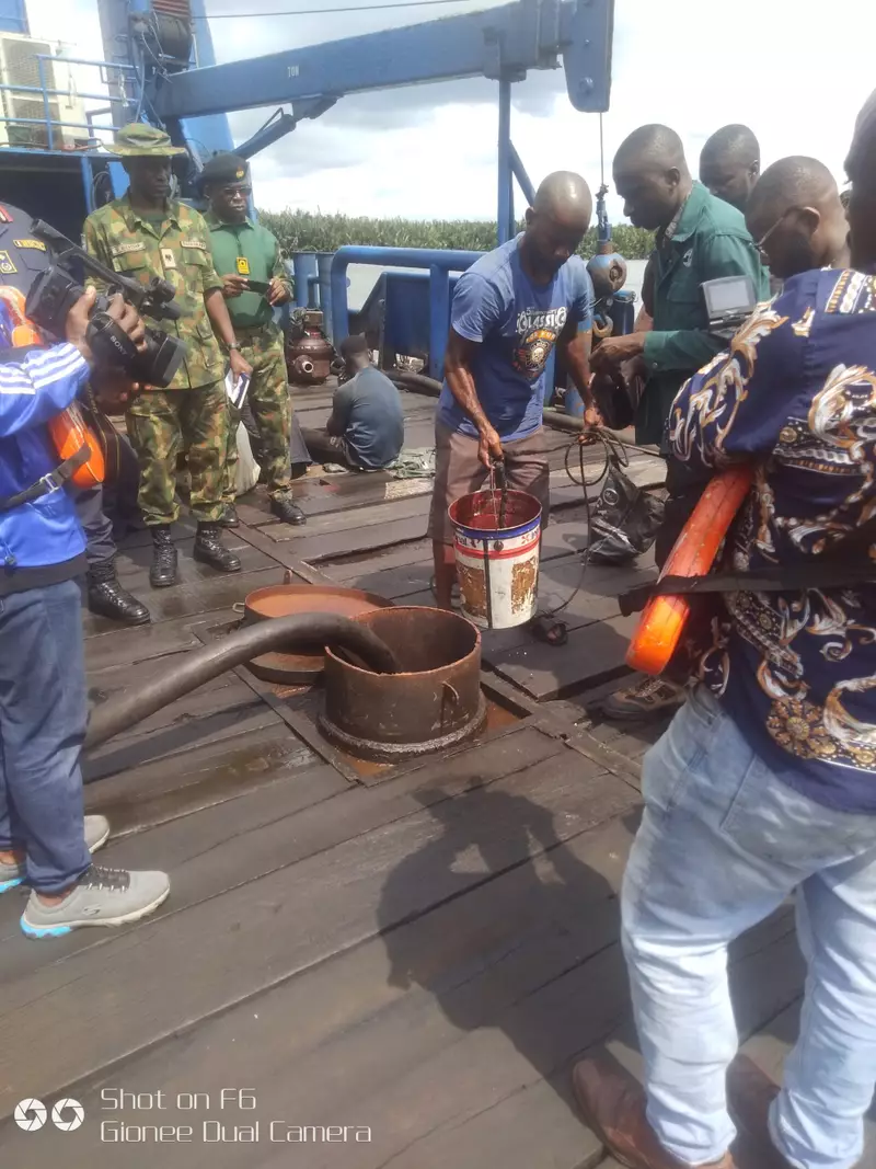 Read more about the article Oil Theft: JTF arrest vessel, 10 crew members in Rivers