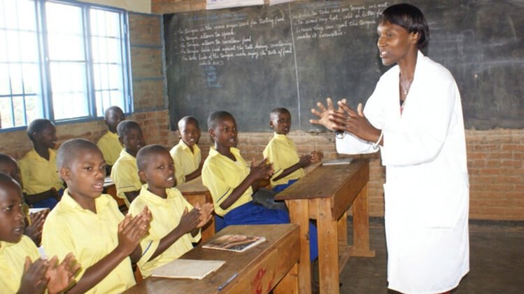  Don urges teachers to invest in research, teaching tools