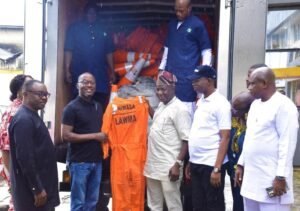 Read more about the article NIMASA donates 1800 protective kits to LAWMA