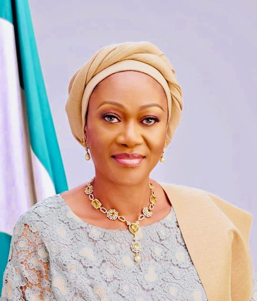 Read more about the article Ex-women affairs minister Tallen felicitates Tinubu’s wife @ 63