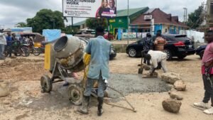 Read more about the article Rotary rehabilitates potholes in Kubwa, says move to promote road safety
