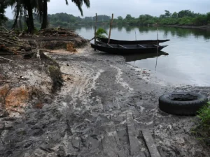 Read more about the article Shell confirms leak from Peremabiri flow station in Bayelsa, says investigation underway