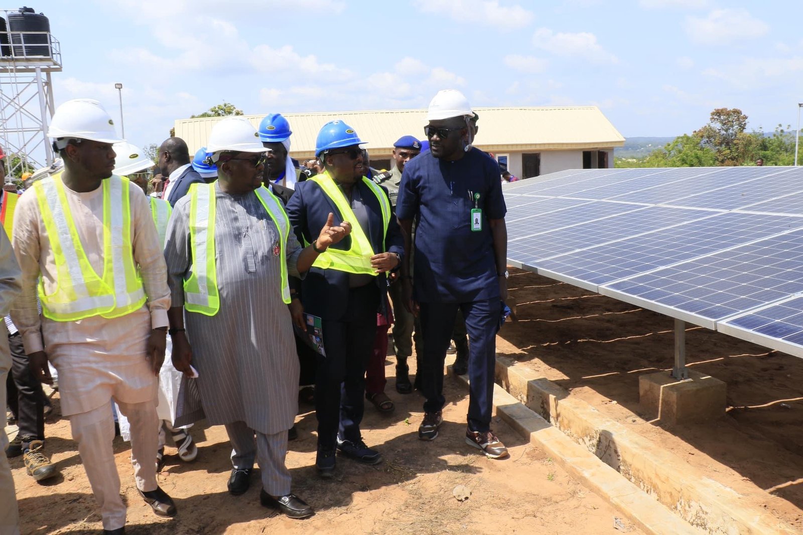 Read more about the article FG donates solar mini grids to Nasarawa households, businesses