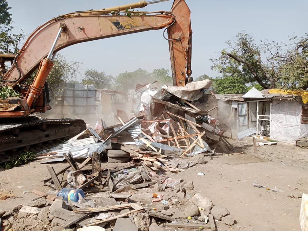 Read more about the article FCTA demolishes ‘panteka’ market at Apo-Dutse