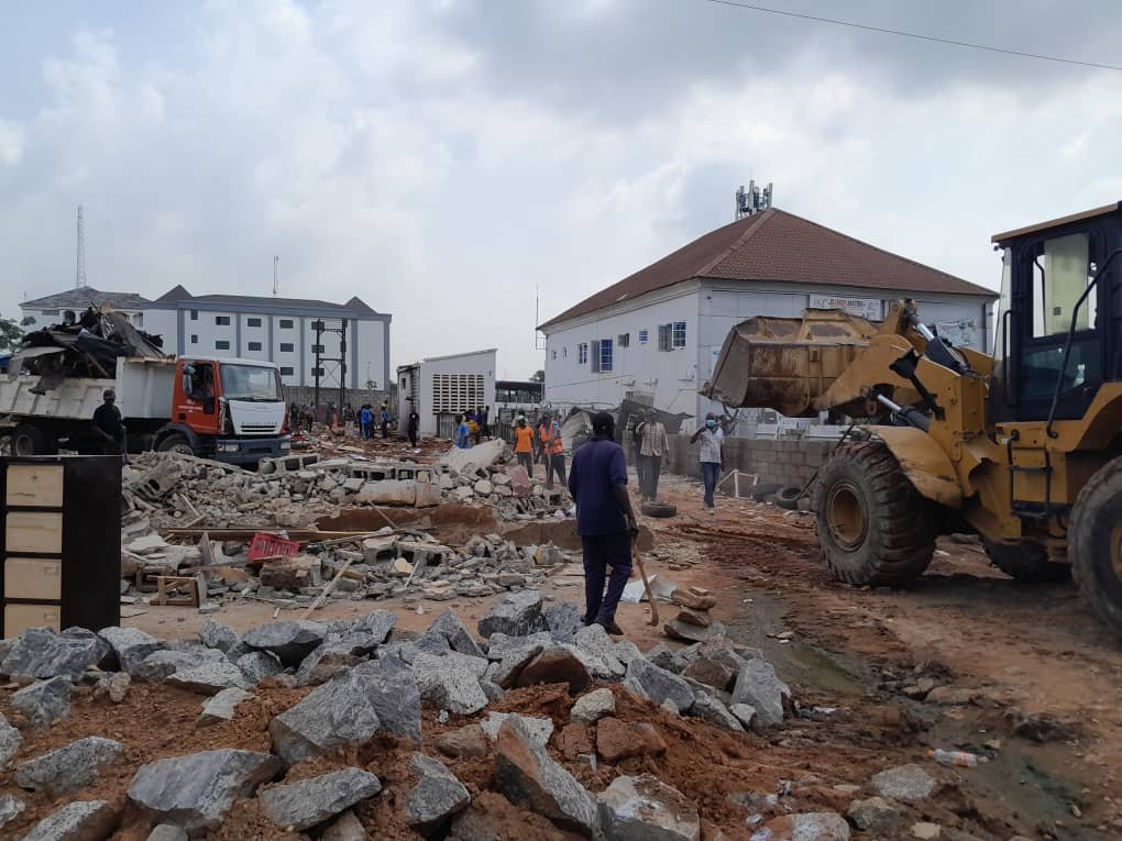 Read more about the article FCTA demolishes alleged vehicle papers forgery hub in Mabushi