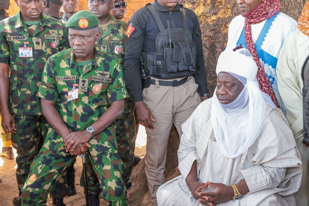 You are currently viewing COAS visits Tudun Biri, apologises over drone attack, donates N10m