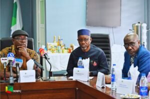 Read more about the article Retreat: Petroleum Ministry, NNPC Ltd., others brainstorm on oil, gas development