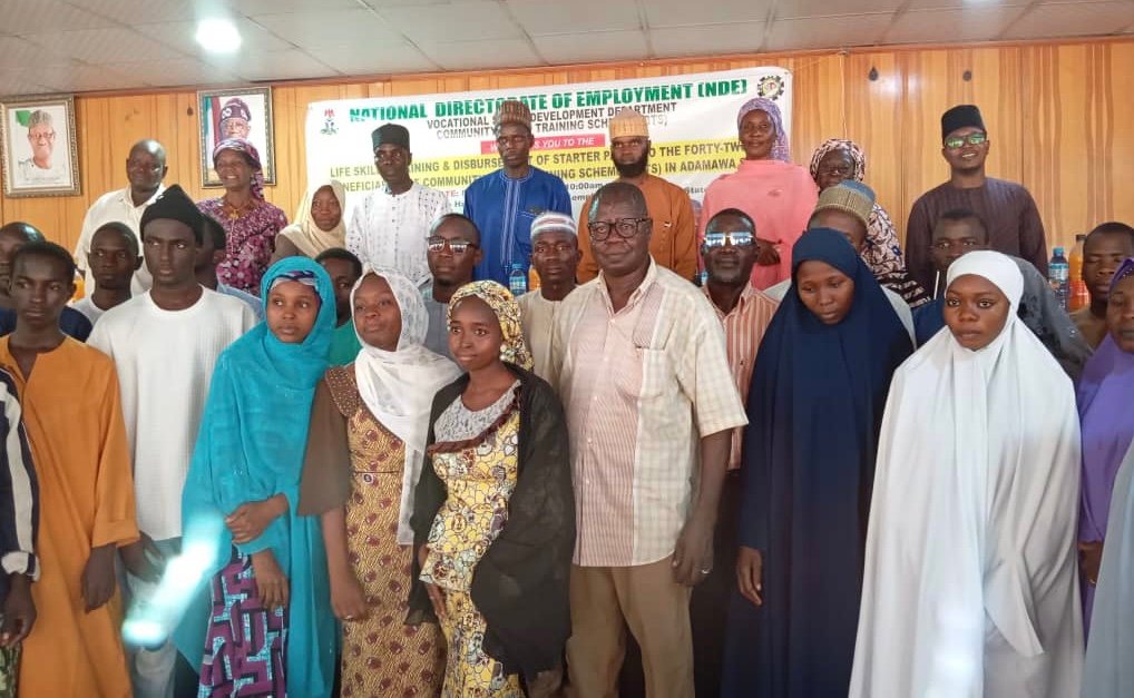Read more about the article NDE distributes starter packs to 42 entrepreneurs in Adamawa