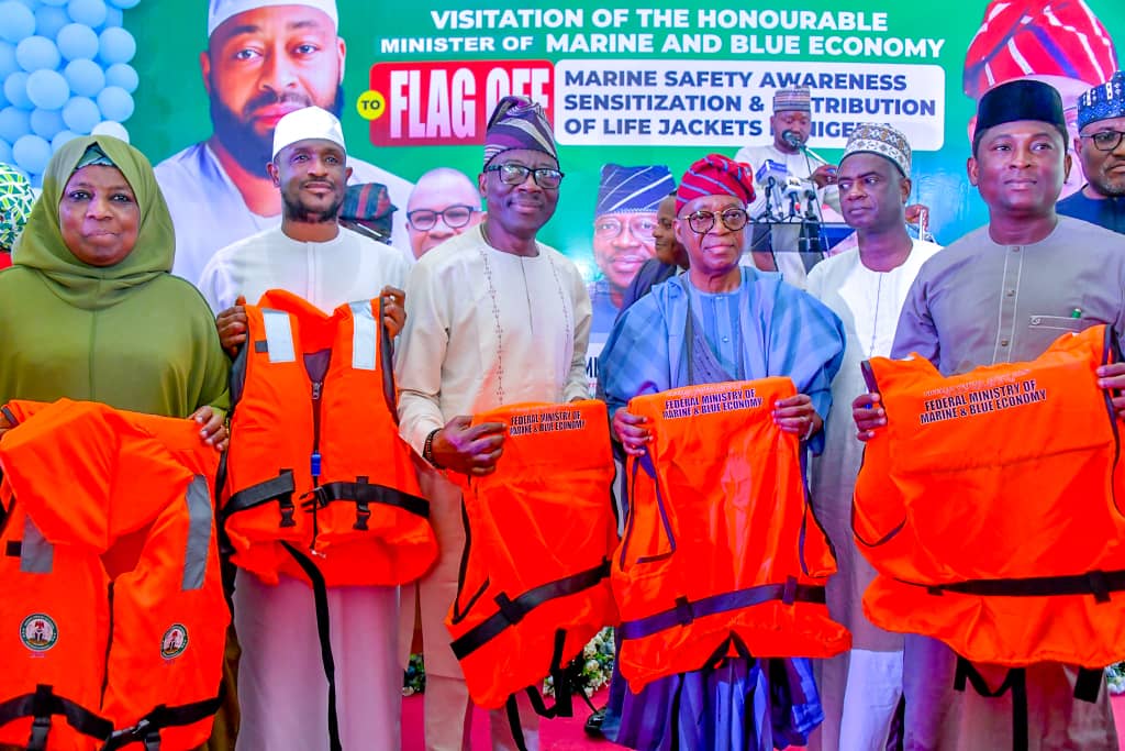 Water transportation: FG distributes 42,000 life jackets to states