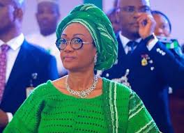 Ogun: Tinubu’s wife empowers 300 under RHI Agricultural Support Programme