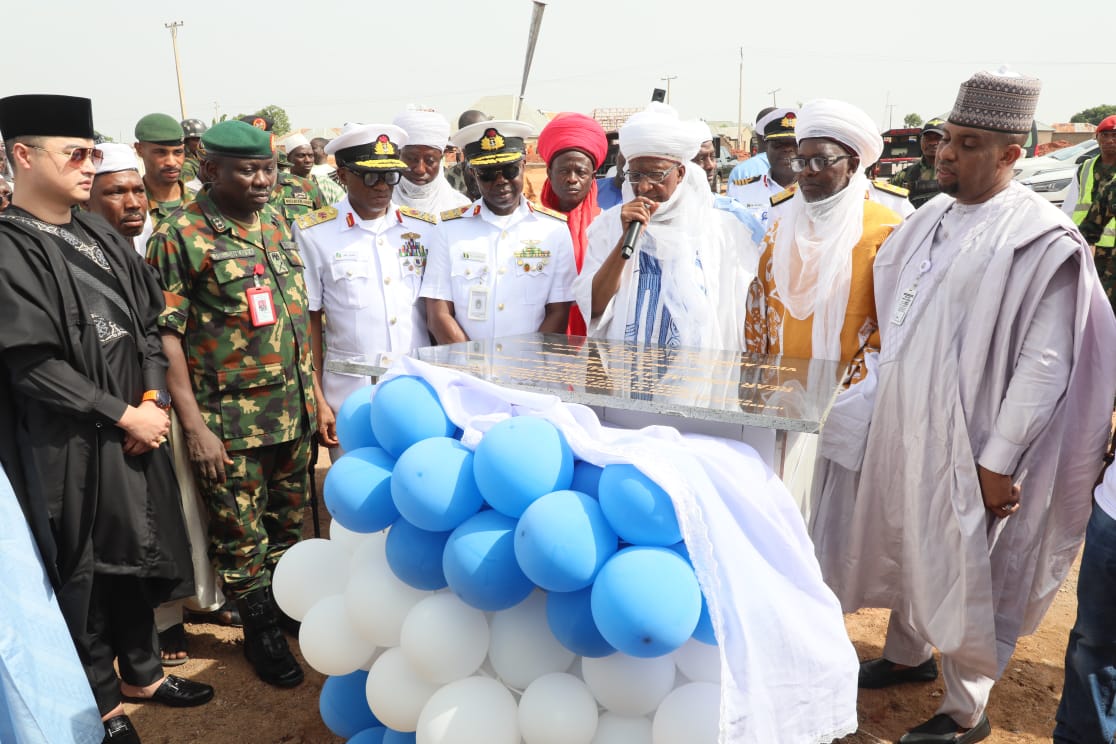 Naval chief provides potable water for Niger community