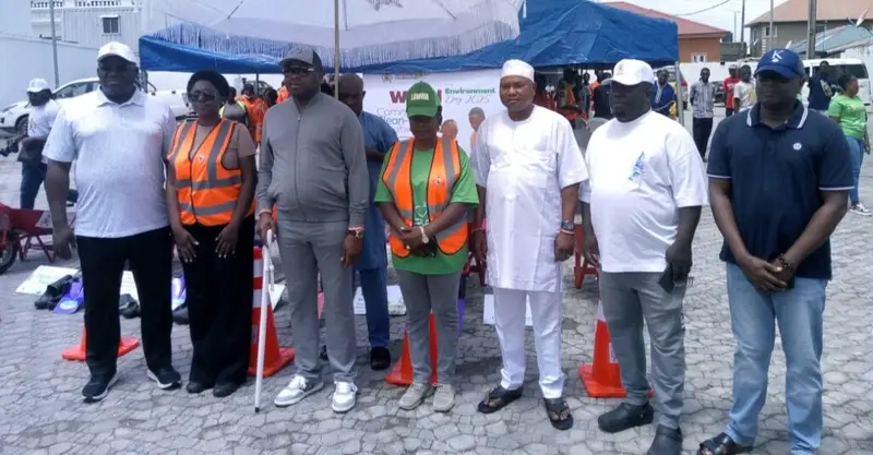Community hygiene: Oba Elegushi urges govt. to reinstate monthly sanitation