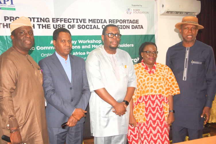 Experts urge journalists to promote unity through development reporting