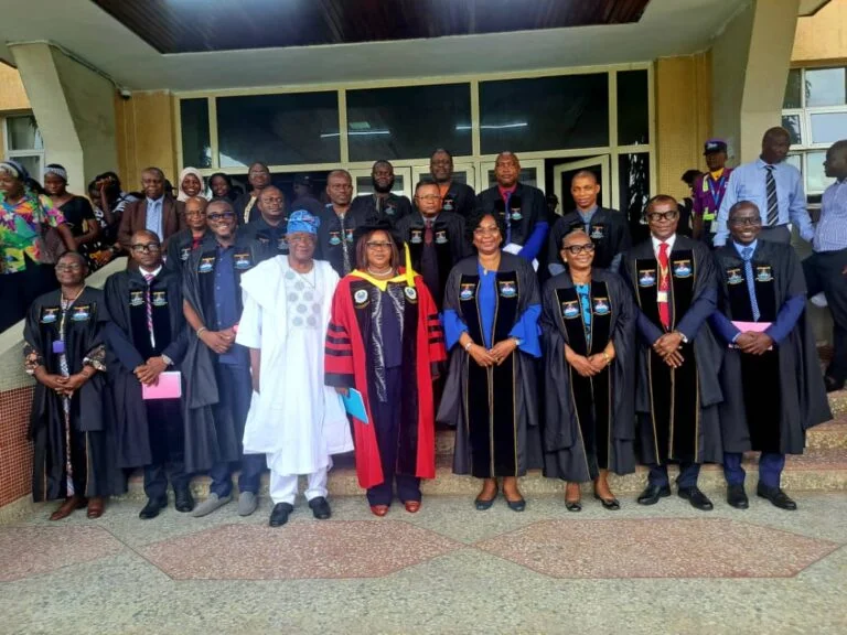 Teacher commits grammatical errors every 16 minutes, says professor