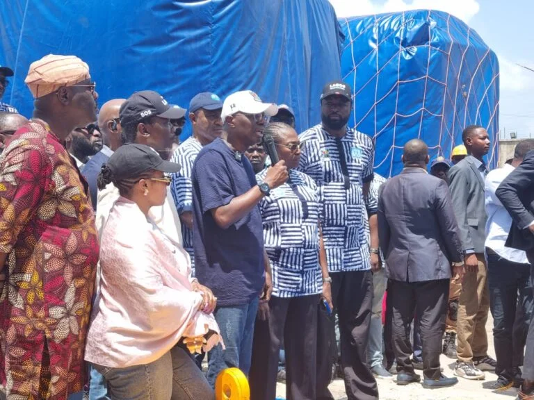 Sanwo-Olu lauds Tinubu as Lagos gets additional rail coaches
