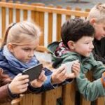 Dutch govt unveils guidelines to limit smartphone use among children