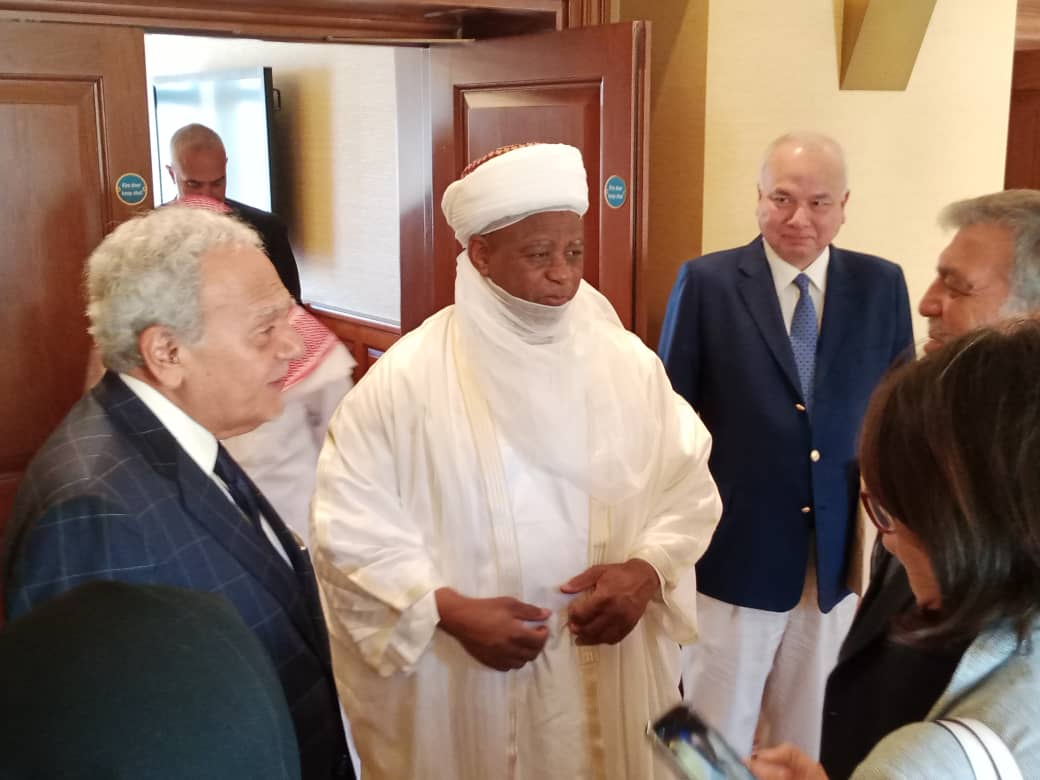 Sultan calls for peace, dialogue at Muslim leaders confab