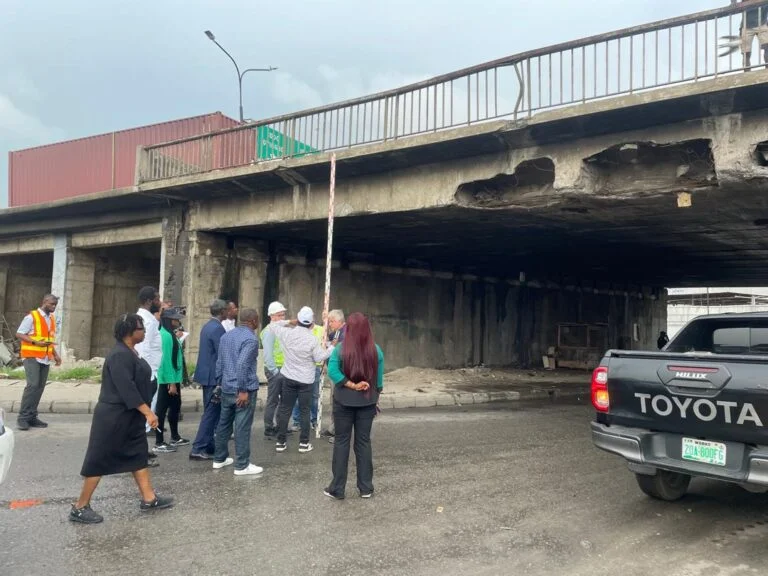 FG to spend N17bn on Lagos bridge damaged by fire