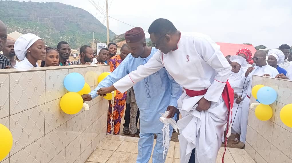 C&S church donates solar borehole to Paze community