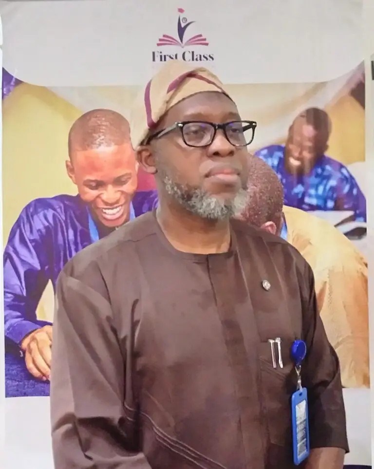 Foundation mentors Muslim first class graduates on career