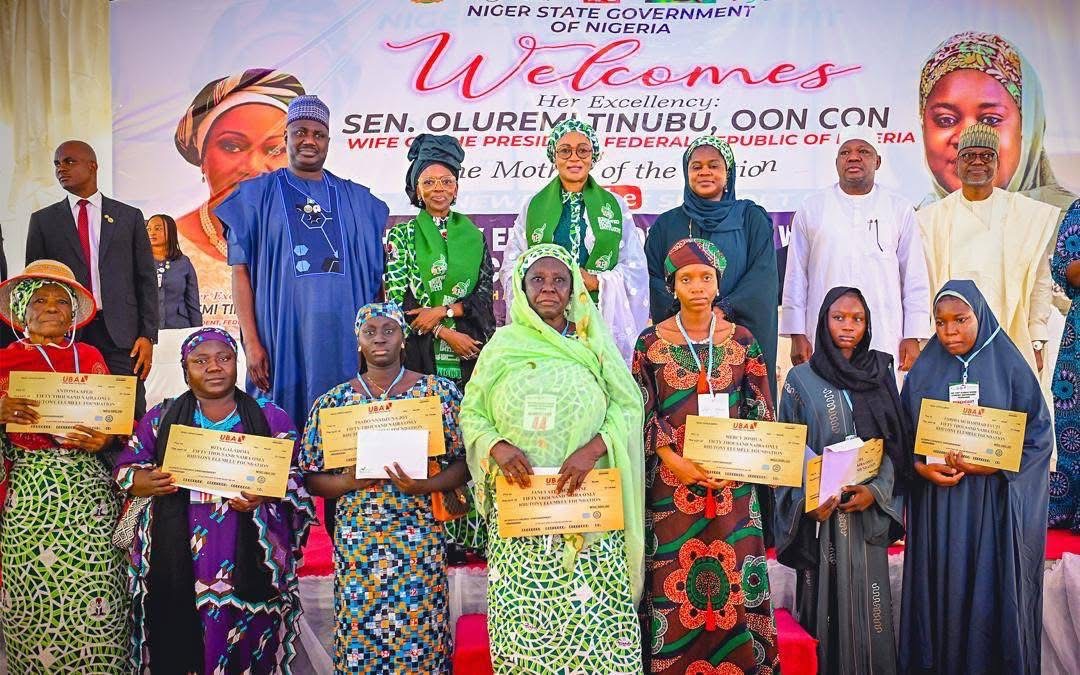 First Lady donates N1bn to disaster, banditry victims in Niger