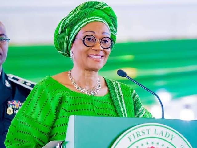 ‎First Lady raises N20bn for abandoned national library project