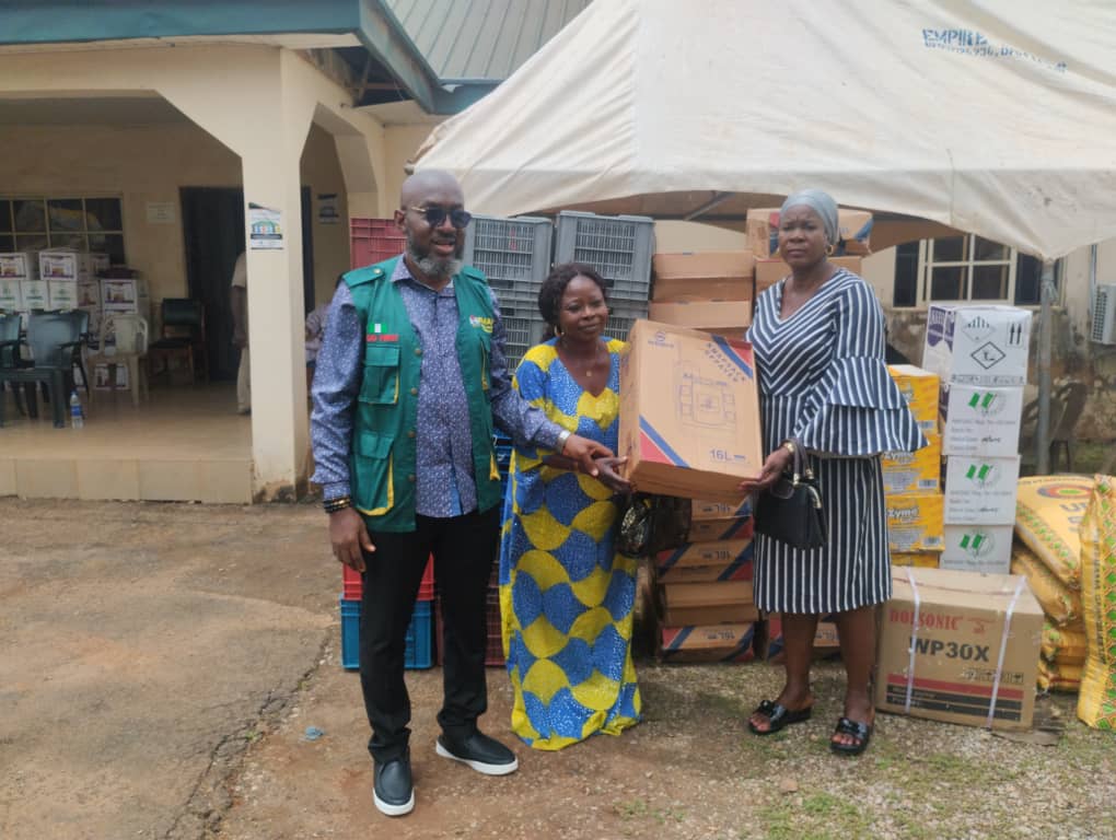 FG distributes farm inputs to Ebonyi smallholder farmers