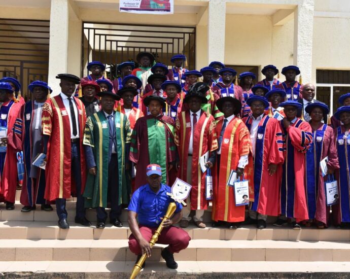 VC urges exploration of economic theories