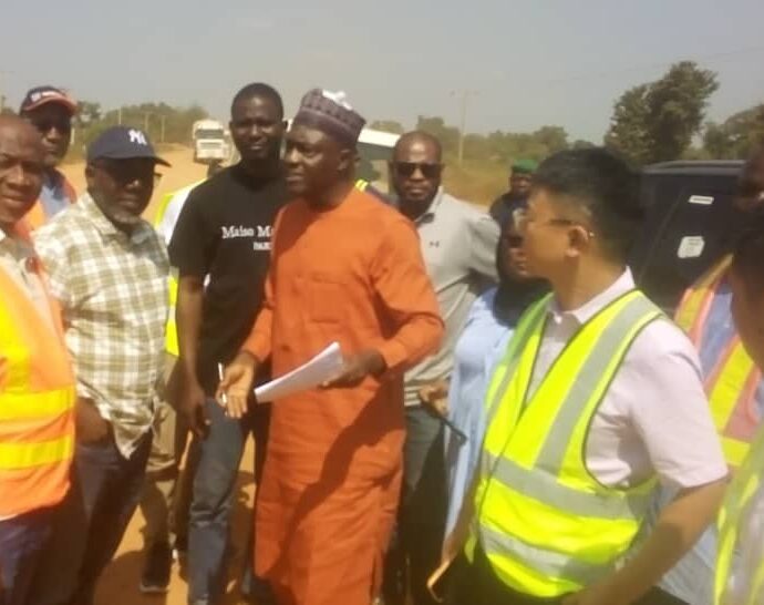 Lambata-Lapai-Bida Road: FG directs contractor on palliative, expedite action Lambata-Lapai-Bida Road: FG directs contractor on palliative, expedite action