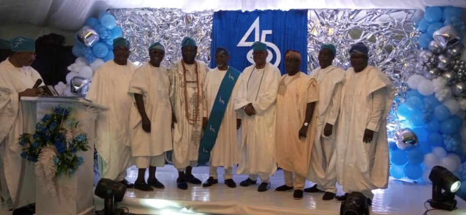 Fashola, Gbajabiamila named Lagos elite social club patrons Fashola, Gbajabiamila named Lagos elite social club patrons