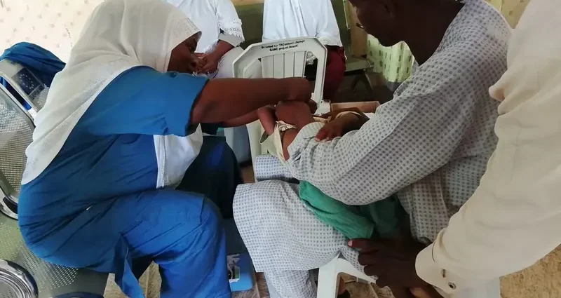 Non-compliant father publicly accepts vaccine in Katagum