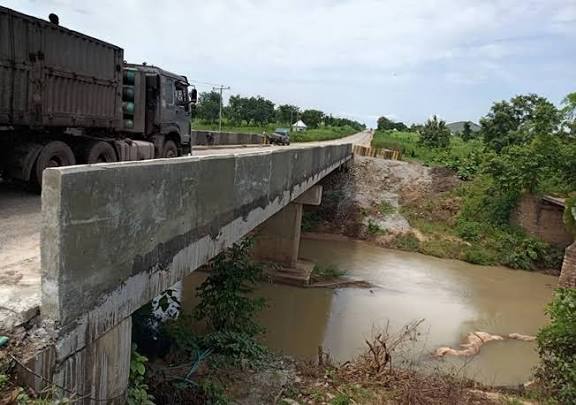 Traditional ruler hails FG over Oyi River bridge fortification Traditional ruler hails FG over Oyi River bridge fortification
