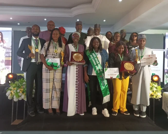 Fed. lawmaker backs GMO as OFAB media award holds