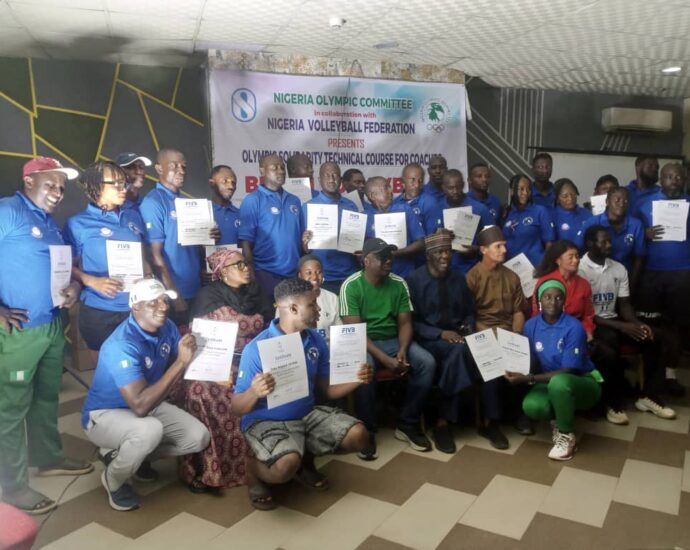 Volleyball: 19 coaches earn FIVB certification