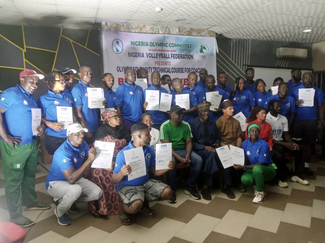 Volleyball: 19 coaches earn FIVB certification
