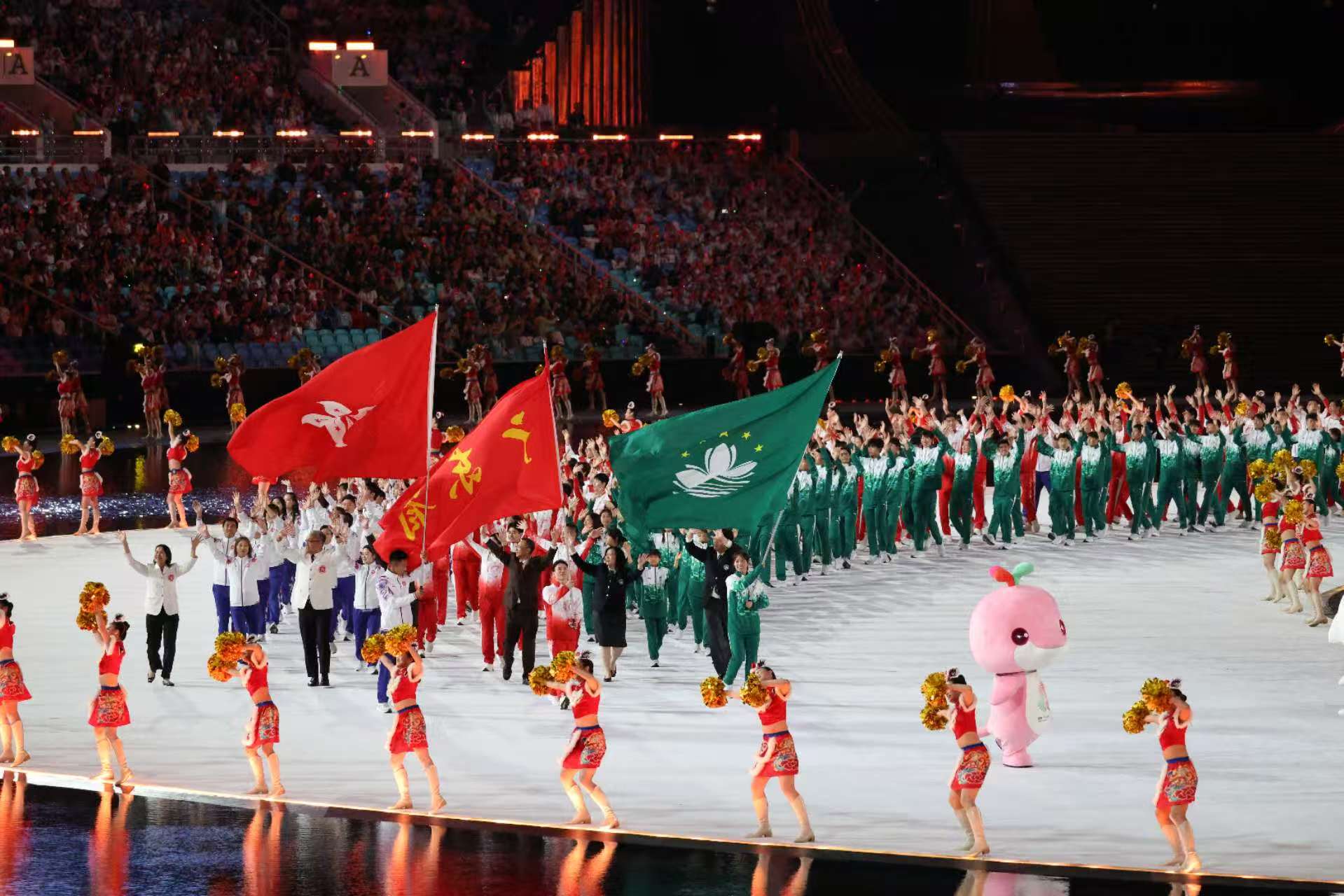 Parade of delegations at China's 15th National Games