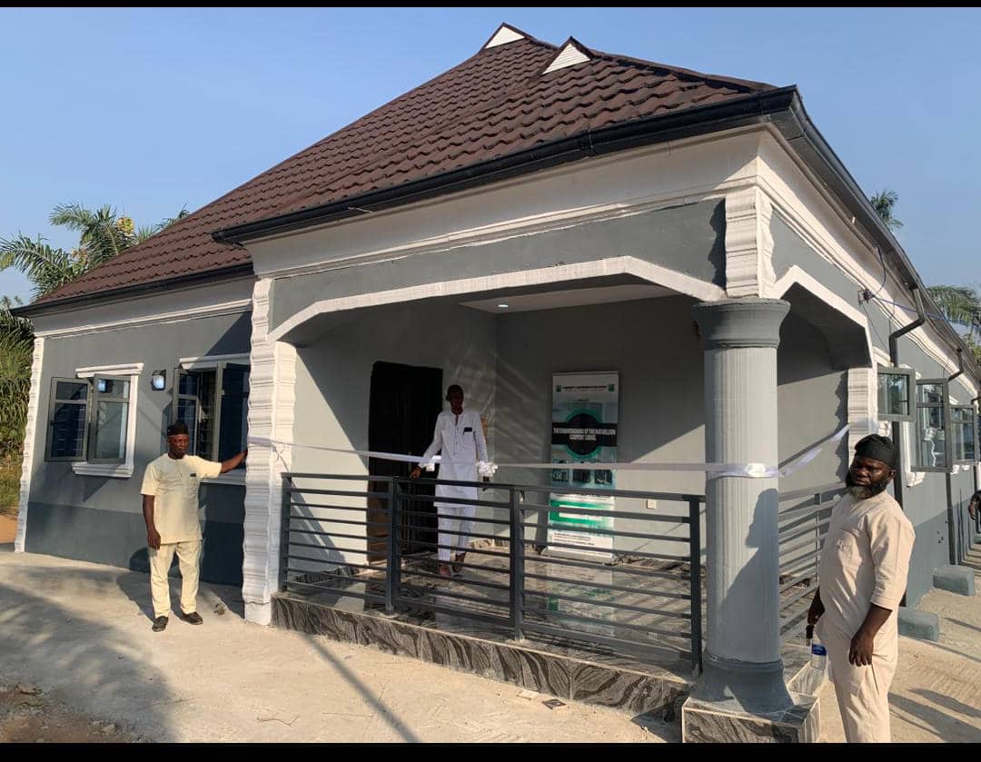 Alumni donate corps members’ lodge worth N40m to Ondo school