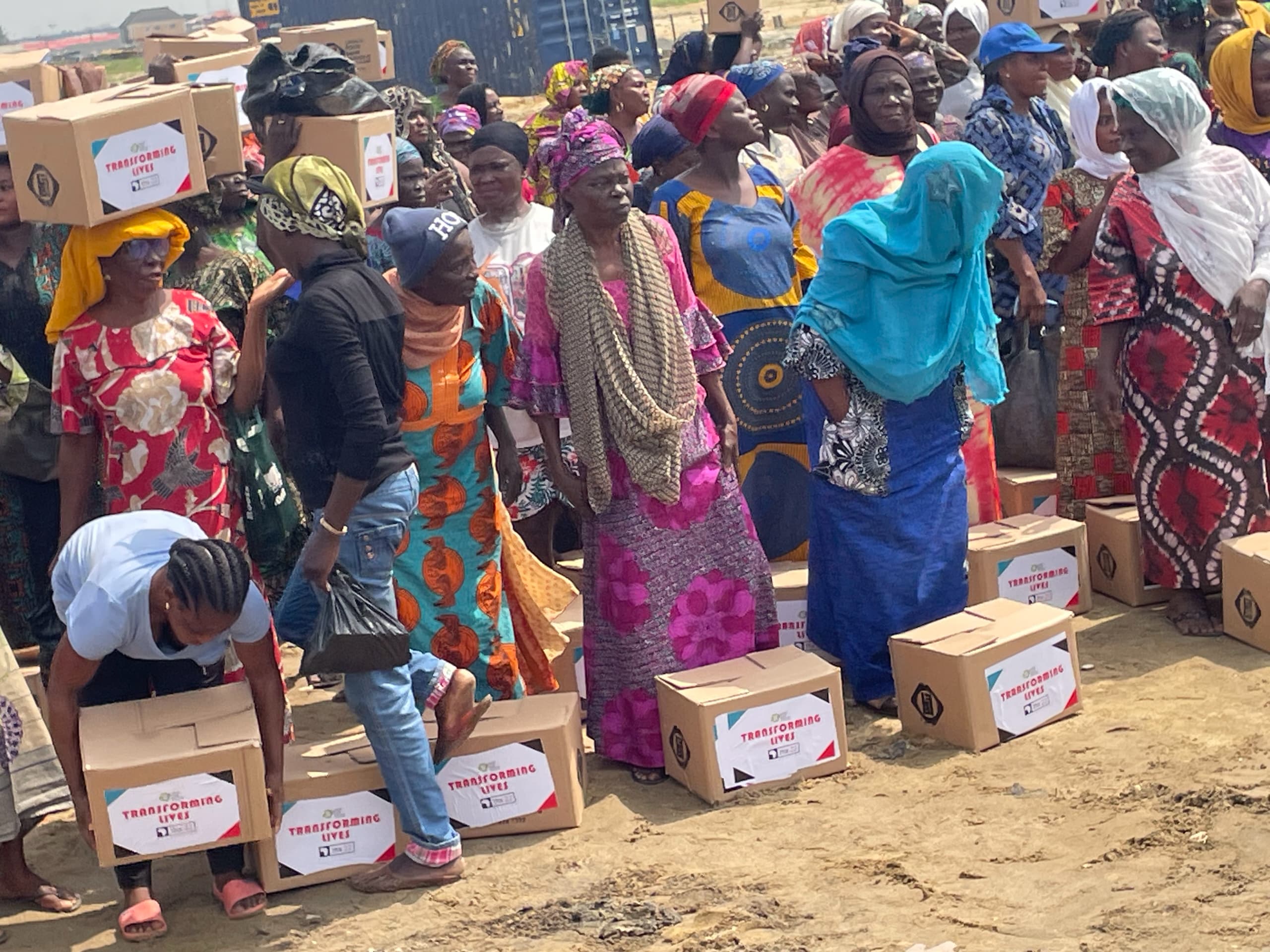 Yuletide: Lagos Food Bank, 22Bet donate food boxes to 200 Ebute-Metta families