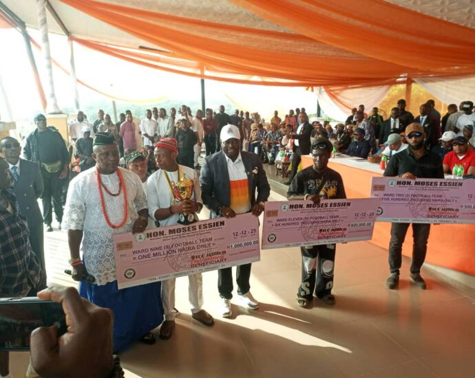 A’Ibom: Lawmaker donates business packs, cash to empower constituents
