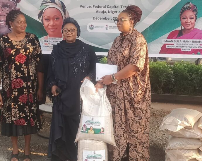 Renewed Hope: FG distributes food items to women, families