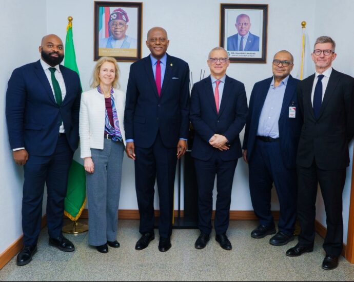 Cardoso hosts British international investment, reaffirms commitment to financial sector reform Cardoso hosts British international investment, reaffirms commitment to financial sector reform