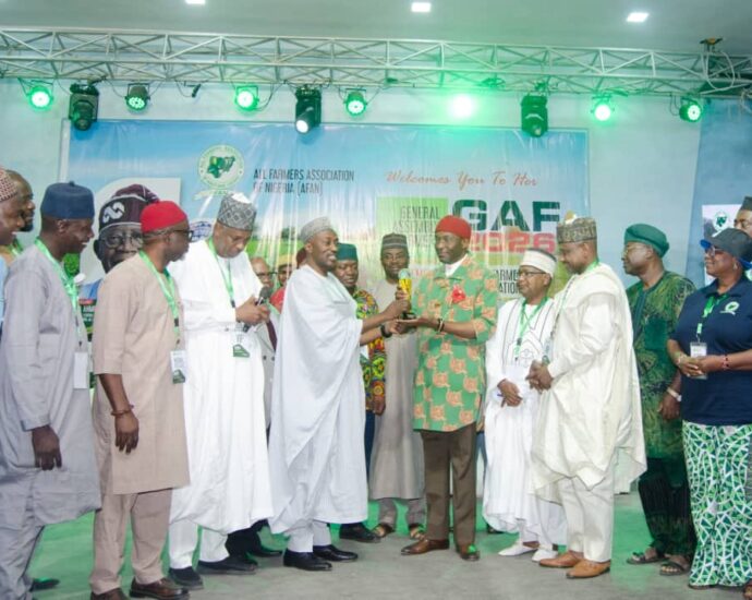 FG urges farmers to drive agricultural revolution