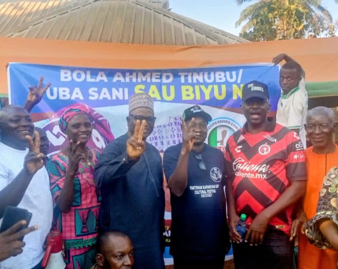 ECWA Rev. joins APC, lauds National Chairman’s leadership style