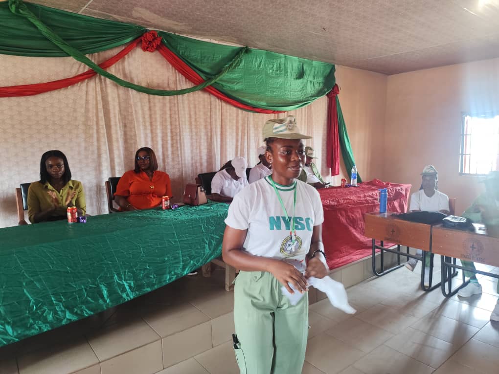 NYSC member takes campaign on deworming, hygiene to girls’ school in Edo