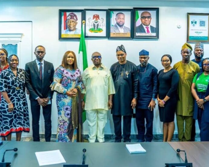 Engineers seek strategic partnership with commission on data protection, training