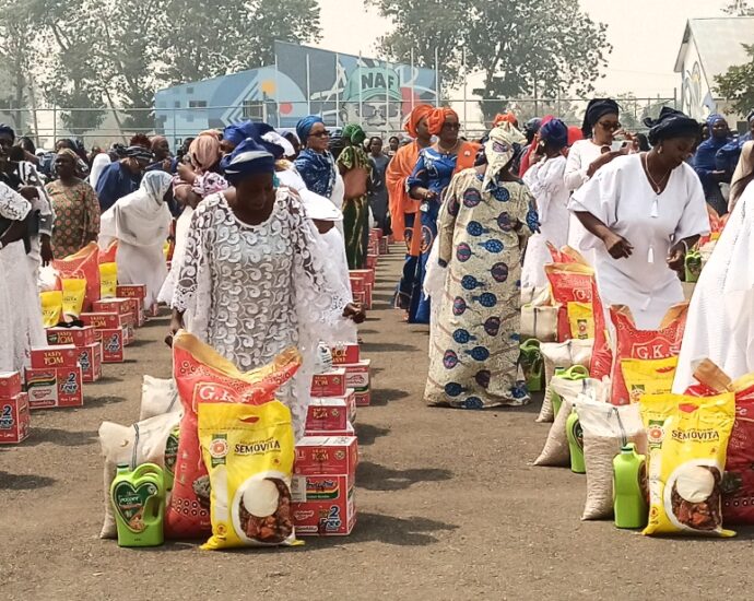 Air Chief’s Wife decries exploitation of widows, distributes food, cash to 500 women