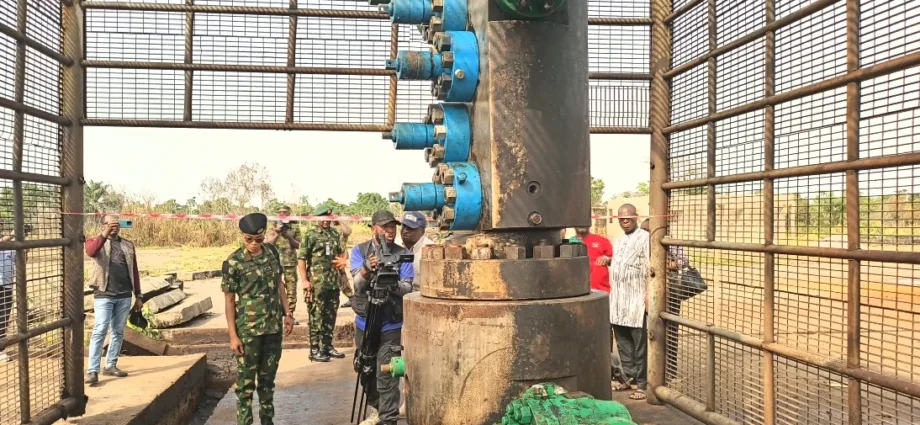 Troops dislodge oil thieves, plan permanent deployment at Adibawa oil well head – Army Troops dislodge oil thieves, plan permanent deployment at Adibawa oil well head – Army