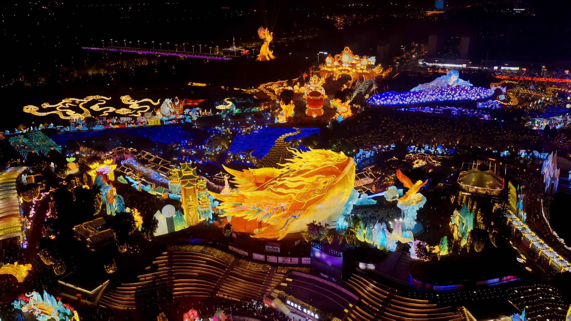 The 32nd Zigong International Dinosaur Lantern Festival Lights Up, Launching a Fantastical Journey of Light and Shadow